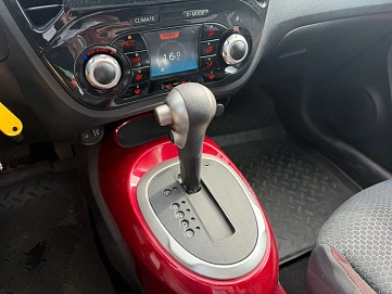 Nissan Juke, 2012г., передний привод, вариатор