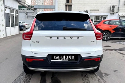 Volvo XC40, 2020г., полный привод, автомат