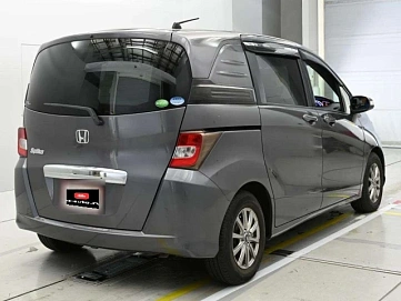 Honda Freed, 2013г., передний привод, вариатор