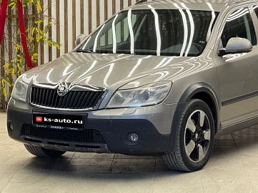 Skoda Octavia, 2011г., полный привод, механика