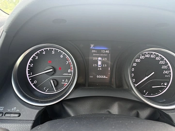 Toyota Camry, 2020г., передний привод, автомат