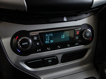 Ford Focus, 2012г., передний привод, механика