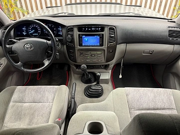 Toyota Land Cruiser, 2006г., полный привод, механика