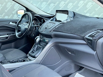 Ford Kuga, 2015г., передний привод, автомат