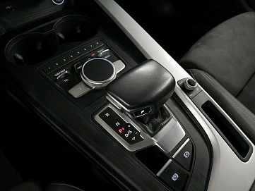 Audi A4, 2018г., полный привод, робот