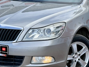 Skoda Octavia, 2009г., передний привод, робот