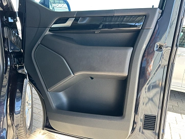 Volkswagen Multivan, 2018г., полный привод, робот