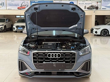 Audi Q2, 2023г., передний привод, робот