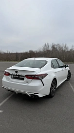 Toyota Camry, 2021г., передний привод, автомат