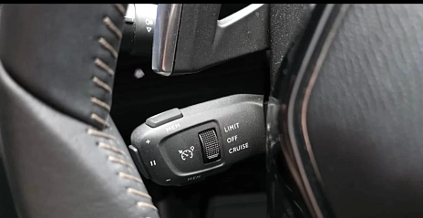 Peugeot 308, 2022г., передний привод, автомат