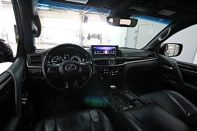 Lexus LX, 2018г., полный привод, автомат