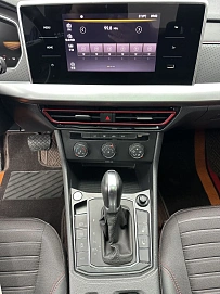 Volkswagen Lavida, 2023г., передний привод, робот