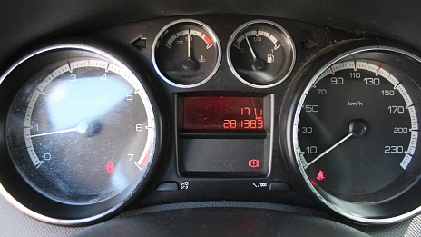 Peugeot 408, 2013г., передний привод, механика
