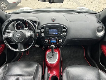 Nissan Juke, 2011г., полный привод, вариатор