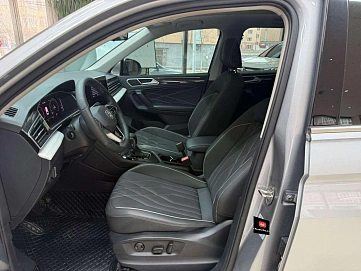 Volkswagen Tiguan, 2022г., передний привод, робот