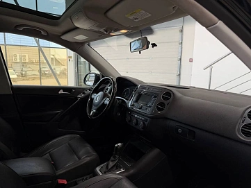 Volkswagen Tiguan, 2012г., передний привод, автомат