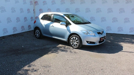 Toyota Auris, 2008г., передний привод, механика