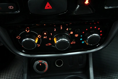 Renault Duster, 2012г., полный привод, механика