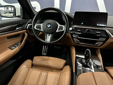 BMW 5 серии, 2021г., задний привод, автомат
