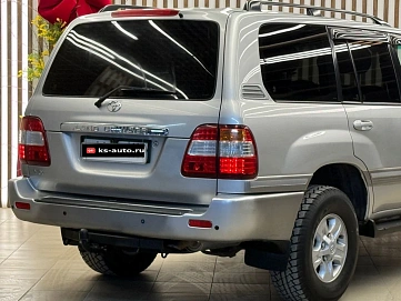 Toyota Land Cruiser, 2006г., полный привод, механика