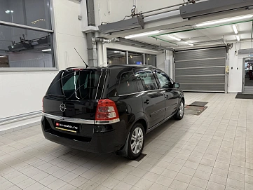 Opel Zafira, 2011г., передний привод, робот