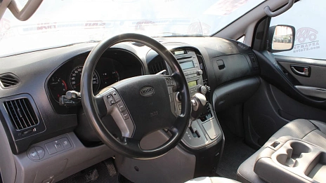 Hyundai Grand Starex, 2009г., передний привод, автомат