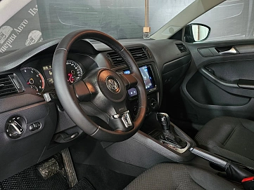 Volkswagen Jetta, 2013г., передний привод, автомат