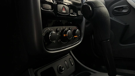 Renault Duster, 2013г., передний привод, автомат