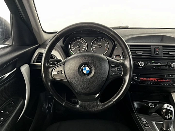 BMW 1 серии, 2012г., задний привод, автомат