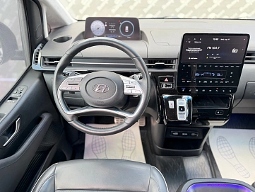 Hyundai Staria, 2022г., передний привод, автомат