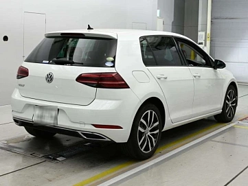 Volkswagen Golf, 2018г., передний привод, робот