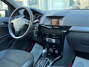 Opel Astra, 2008г., передний привод, автомат