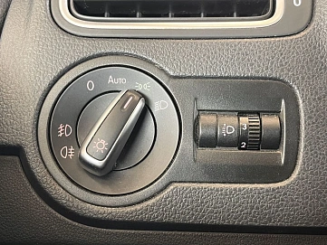 Volkswagen Polo, 2015г., передний привод, автомат