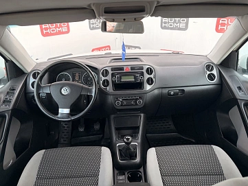 Volkswagen Tiguan, 2010г., передний привод, механика