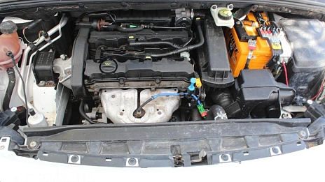 Peugeot 408, 2013г., передний привод, механика