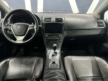 Toyota Avensis, 2009г., передний привод, вариатор