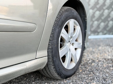 Peugeot 308, 2010г., передний привод, автомат