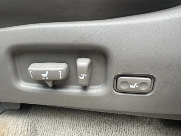 Toyota Land Cruiser, 2004г., передний привод, автомат