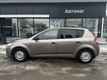 Kia Ceed, 2010г., передний привод, механика