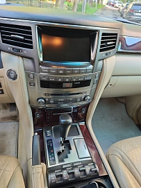 Lexus LX, 2010г., полный привод, автомат