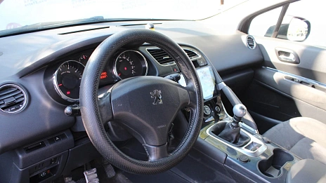 Peugeot 3008, 2010г., передний привод, механика