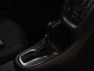 Opel Astra, 2012г., передний привод, автомат