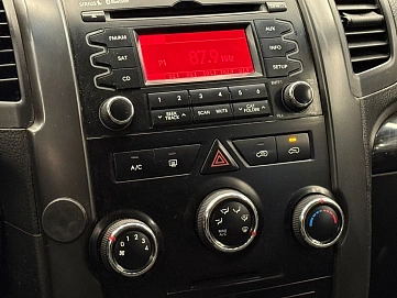 Kia Sorento, 2010г., передний привод, автомат