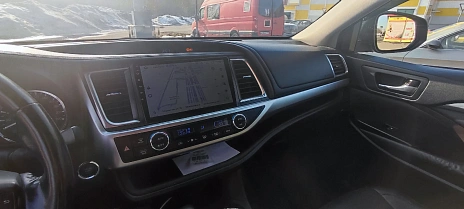 Toyota Highlander, 2014г., передний привод, автомат