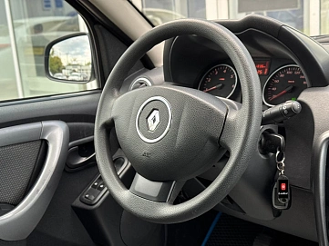 Renault Duster, 2012г., полный привод, механика