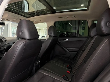 Volkswagen Tiguan, 2012г., передний привод, автомат