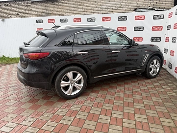 Infiniti QX70, 2016г., передний привод, автомат