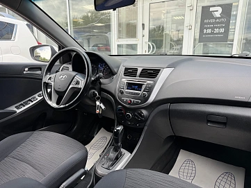 Hyundai Solaris, 2016г., передний привод, автомат