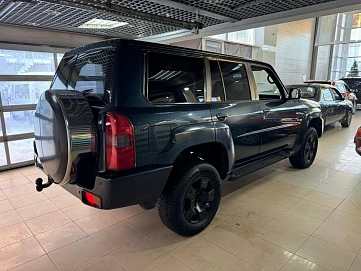 Nissan Patrol, 2004г., полный привод, автомат