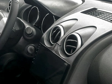 Nissan Qashqai, 2008г., передний привод, механика